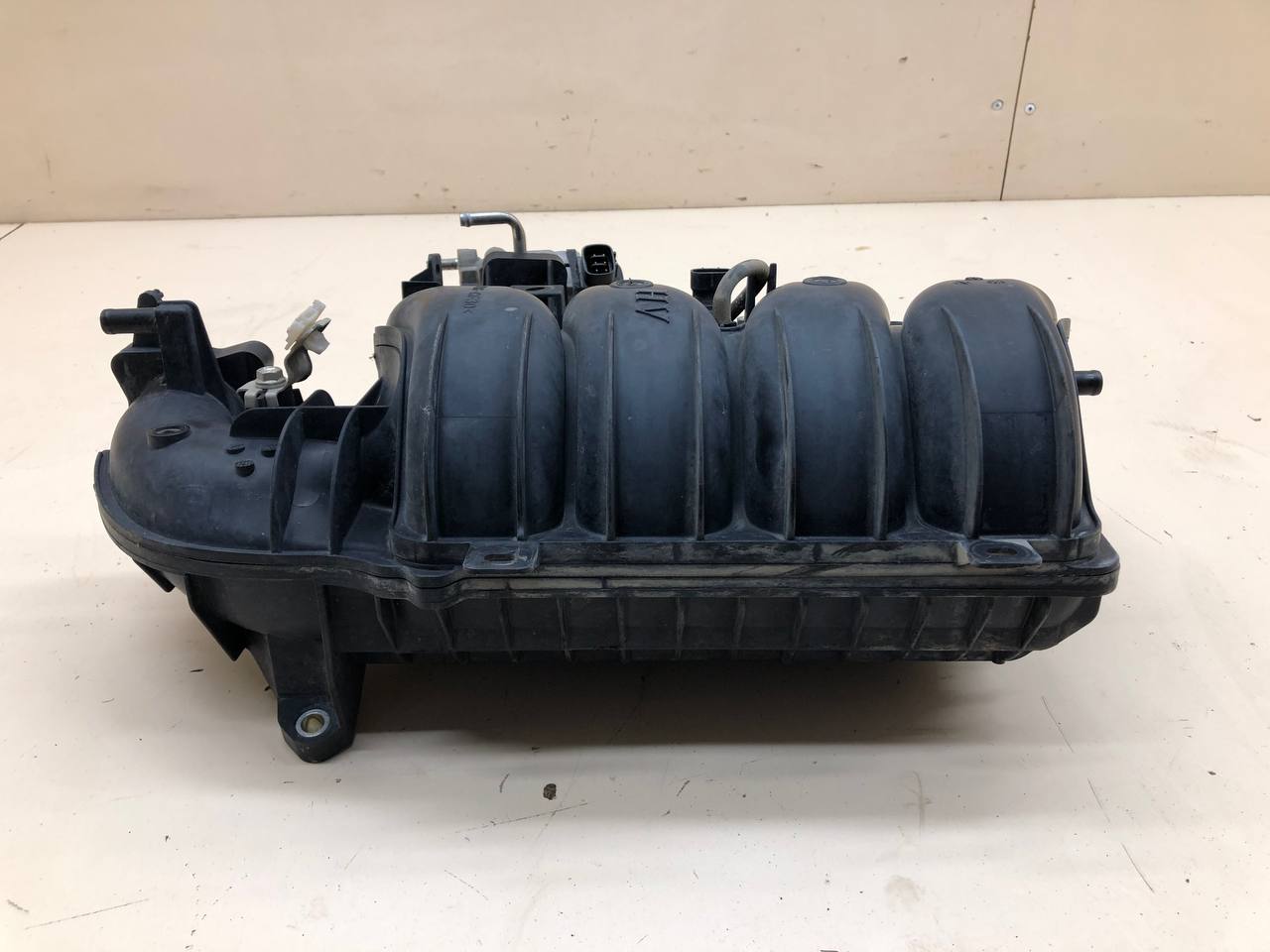 Коллектор впускной Toyota Rav 4 (XA40) 2013-2019