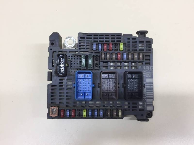 Блок предохранителей Citroen C4 2011>