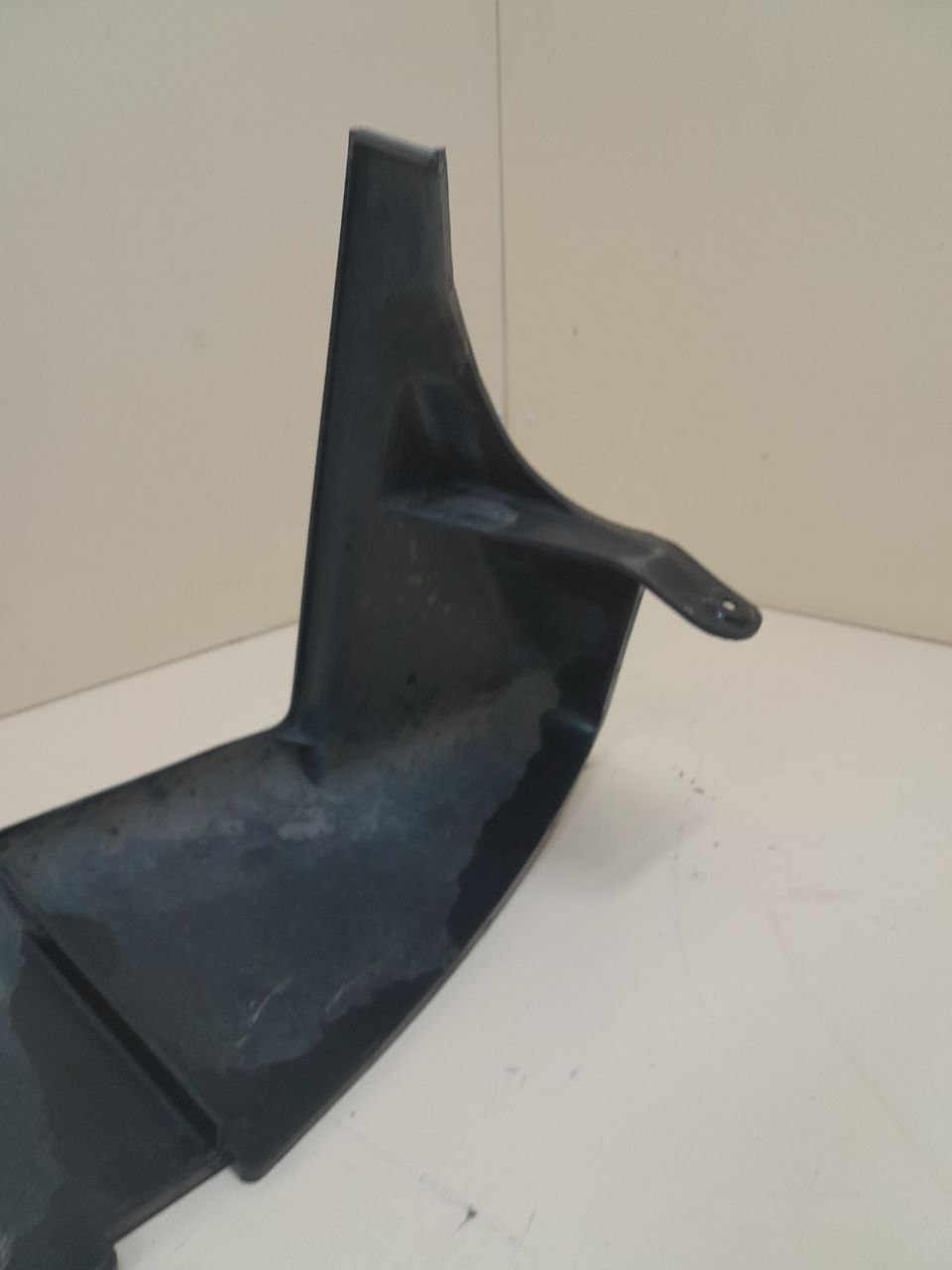 Воздуховод радиатора Chevrolet Cobalt (T250) 2011-2015 Воздуховод радиатора Chevrolet Cobalt (T250) 2011-2015