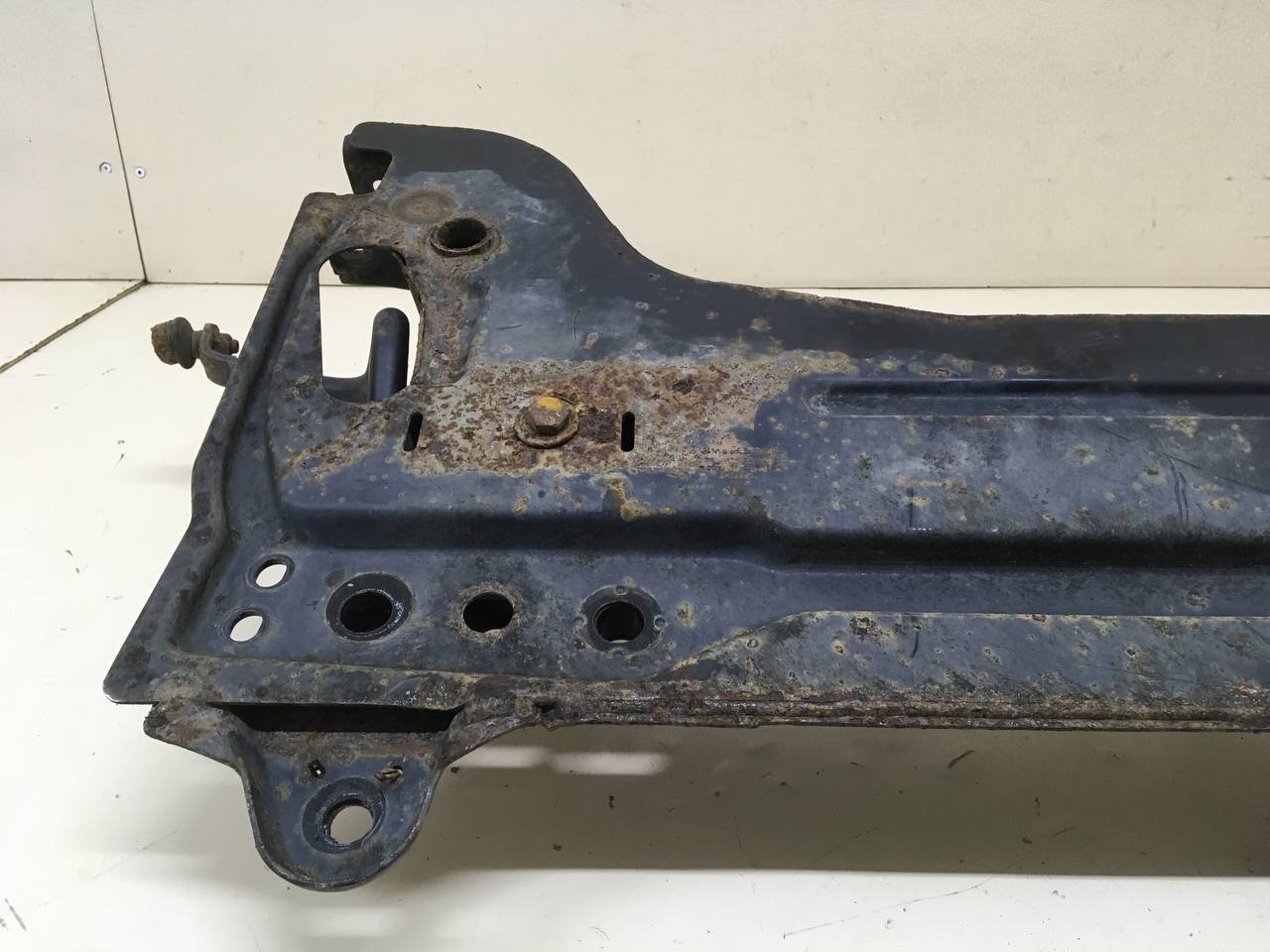 Балка подмоторная Ford Fusion (JU) 2002-2012 Балка подмоторная Ford Fusion (JU) 2002-2012