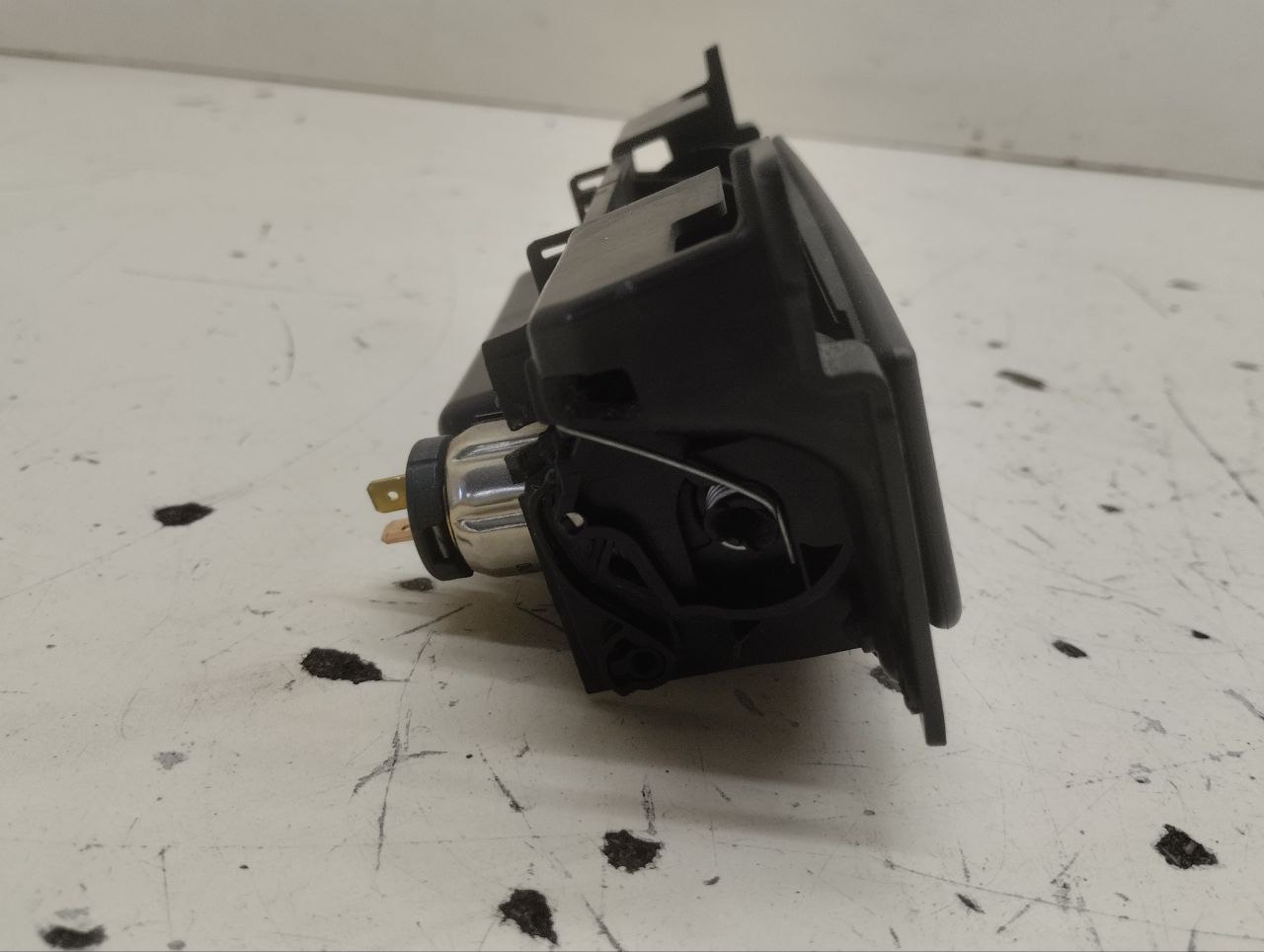Пепельница передняя Ford Mondeo 4 2007-2015 Пепельница передняя Ford Mondeo 4 2007-2015