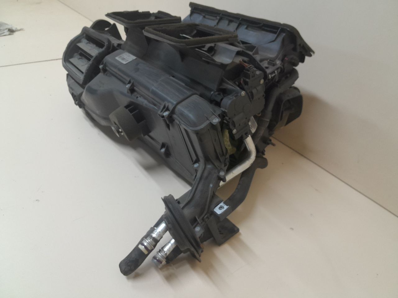 Корпус отопителя BMW 3-series E90/E91 2005-2011 Корпус отопителя BMW 3-series E90/E91 2005-2011