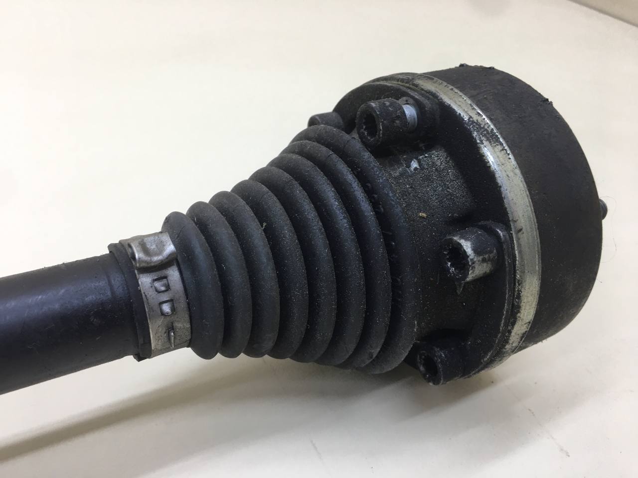 Полуось задняя левая Volkswagen Tiguan (5N1) 2007-2011