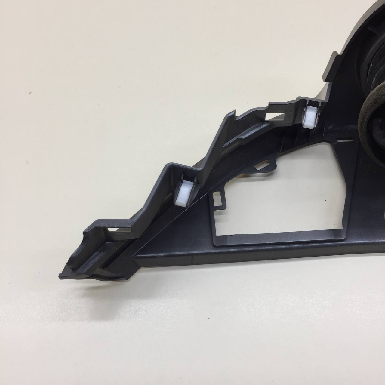 Дефлектор воздушный Mazda Mazda 2 (DE) 2007-2014