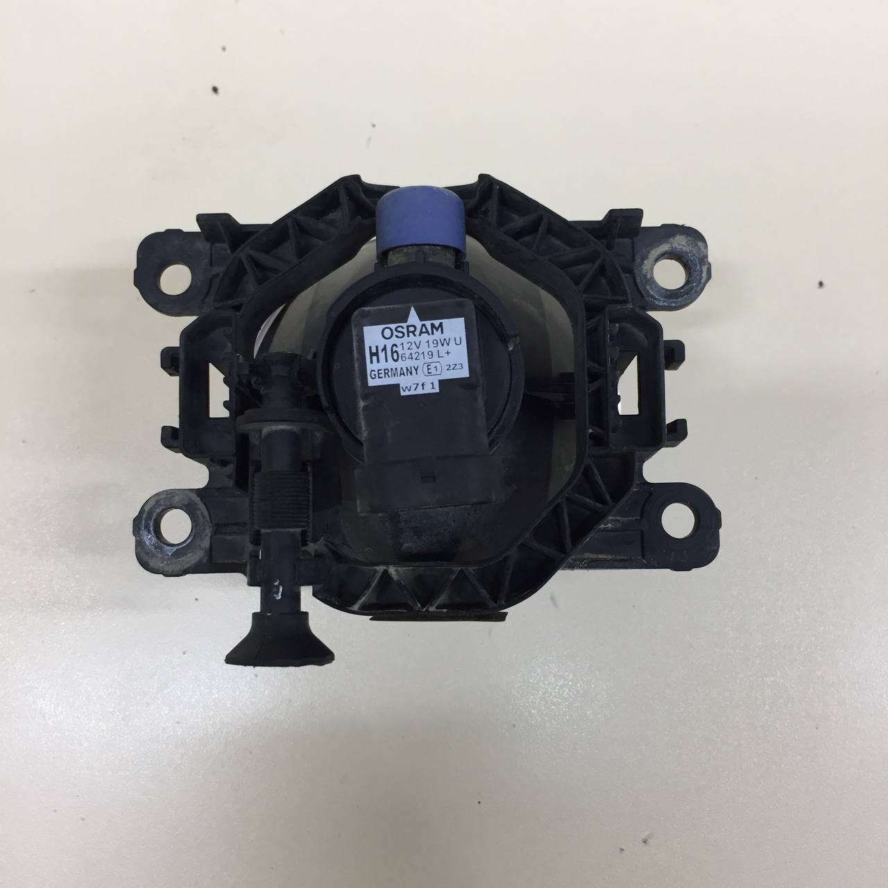Фара противотуманная Renault Duster (HSA, HSM) 2012> Фара противотуманная Renault Duster (HSA, HSM) 2012>