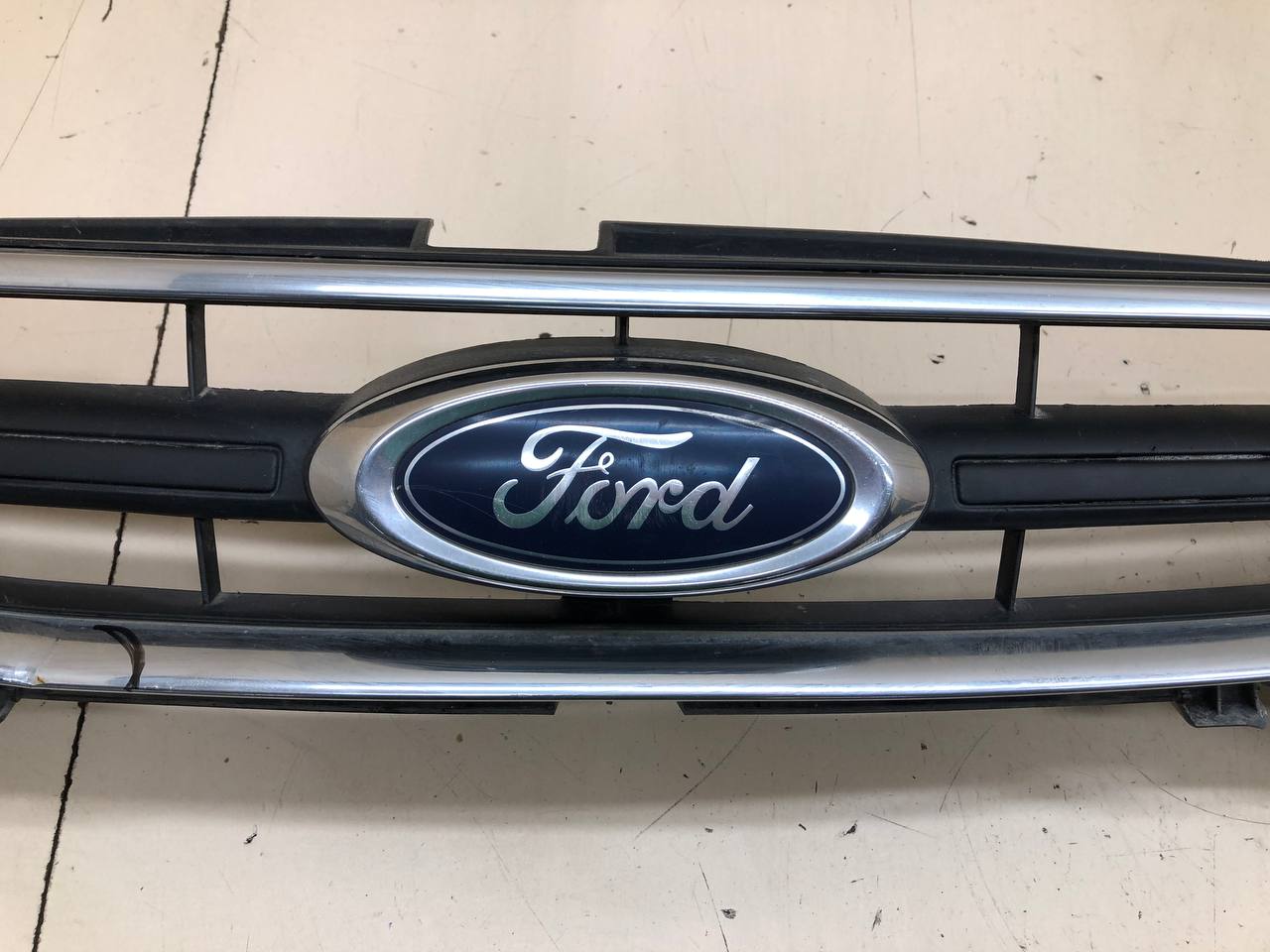 Решетка радиатора Ford Mondeo 4 2007-2015