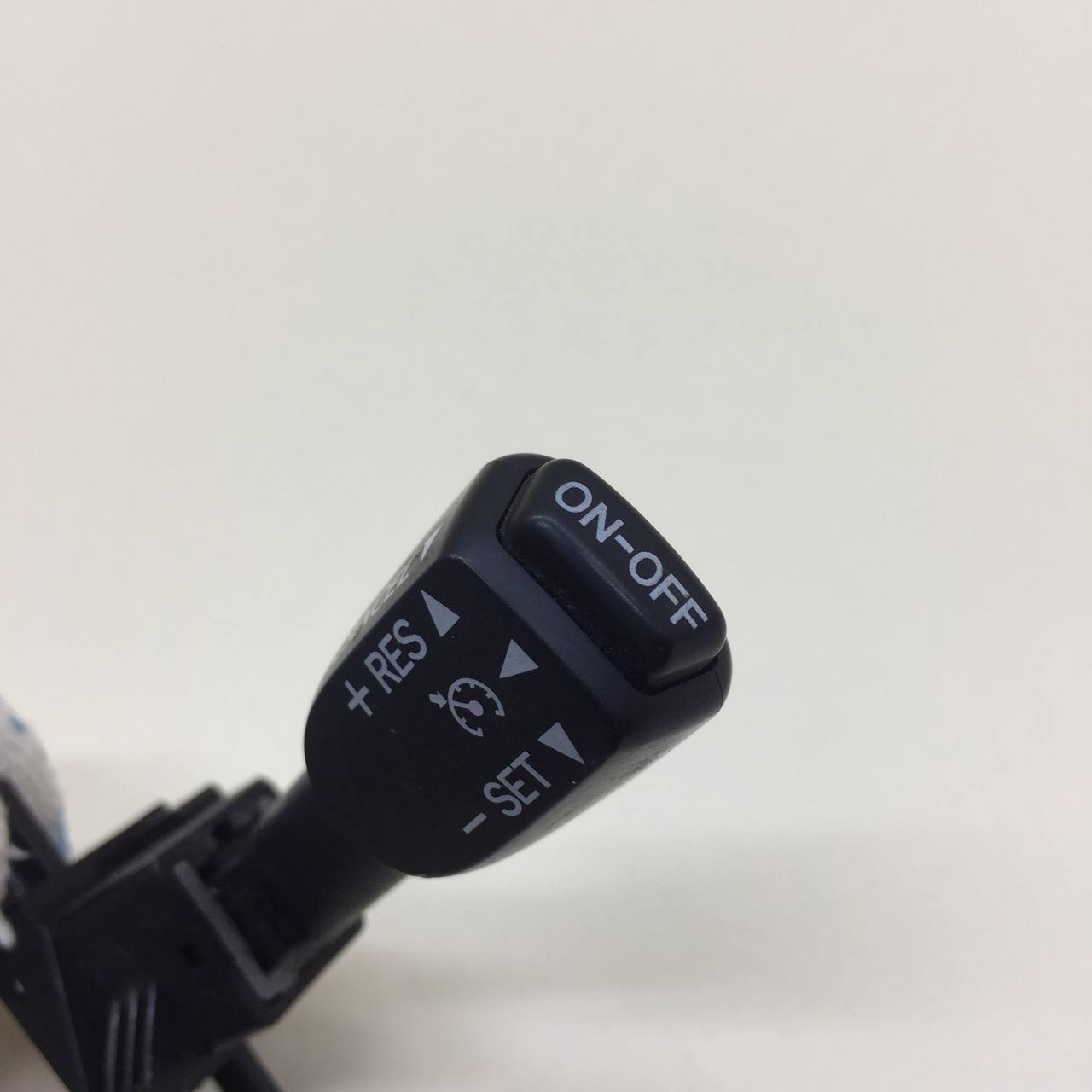 Переключатель круиз-контроля Toyota Rav 4 (A30) 2006-2013 Переключатель круиз-контроля Toyota Rav 4 (A30) 2006-2013