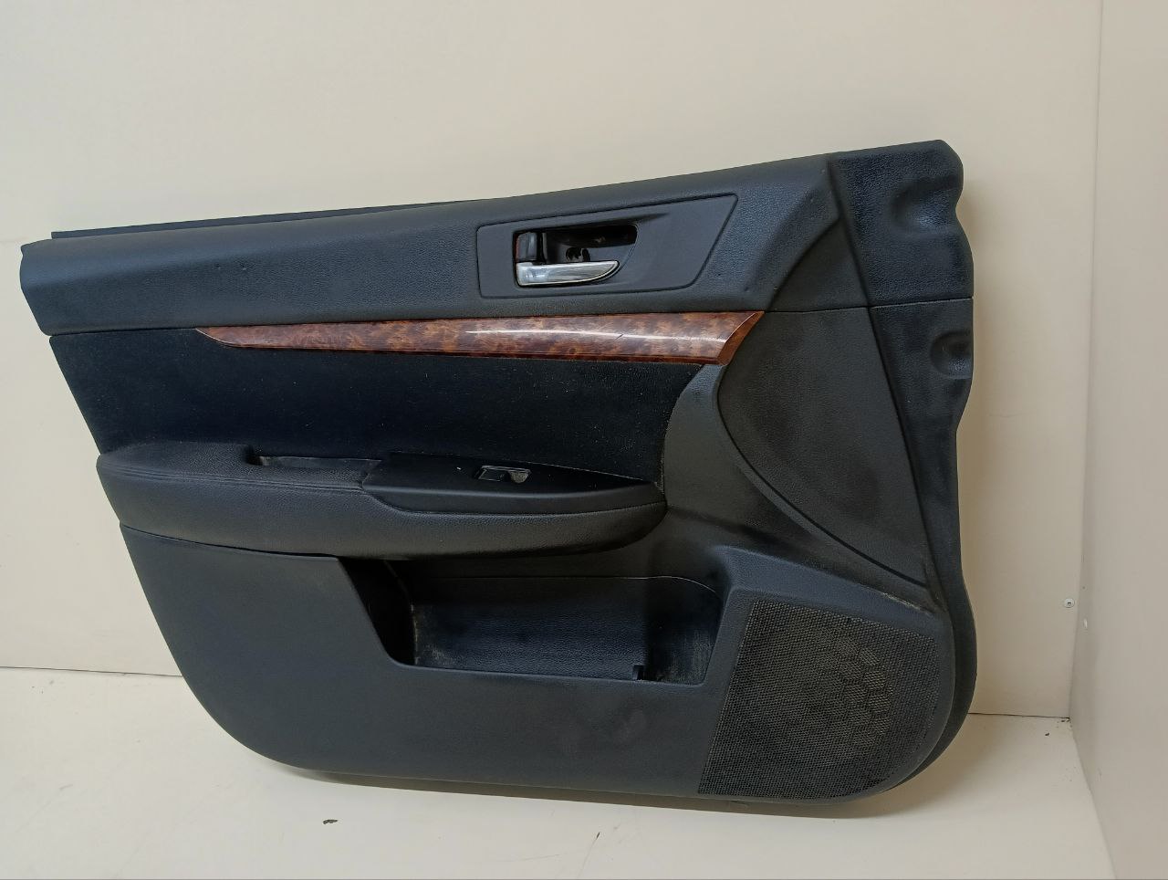 Обшивка двери передней левой Subaru Legacy (B14) 2010-2015