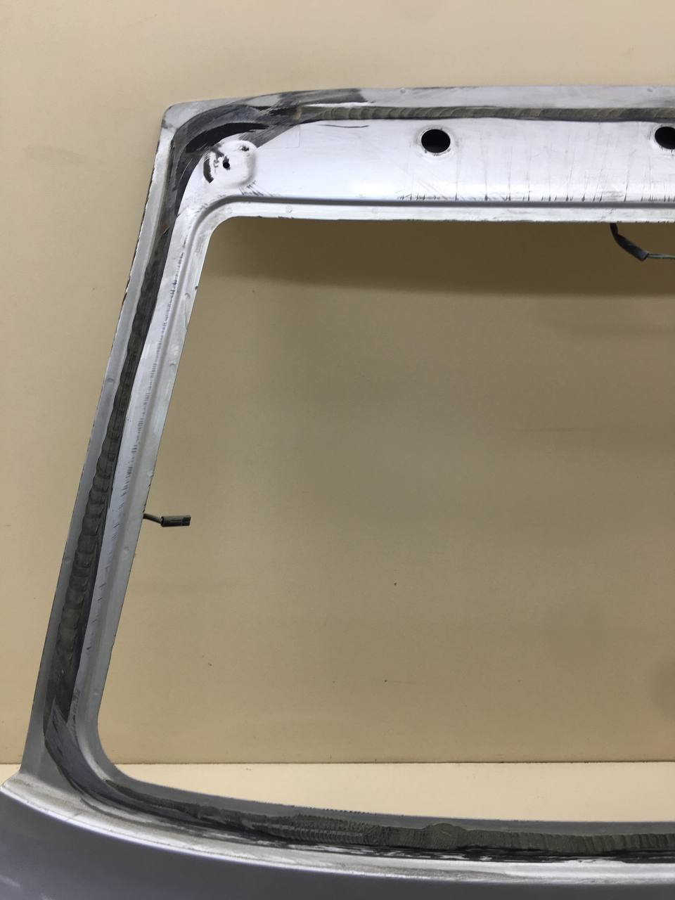 Дверь багажника Subaru Impreza (G10) 1996-2000