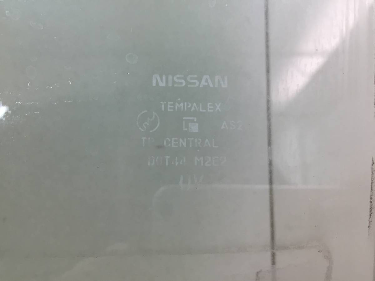 Стекло двери передней левой Nissan Note (E11) 2006-2013
