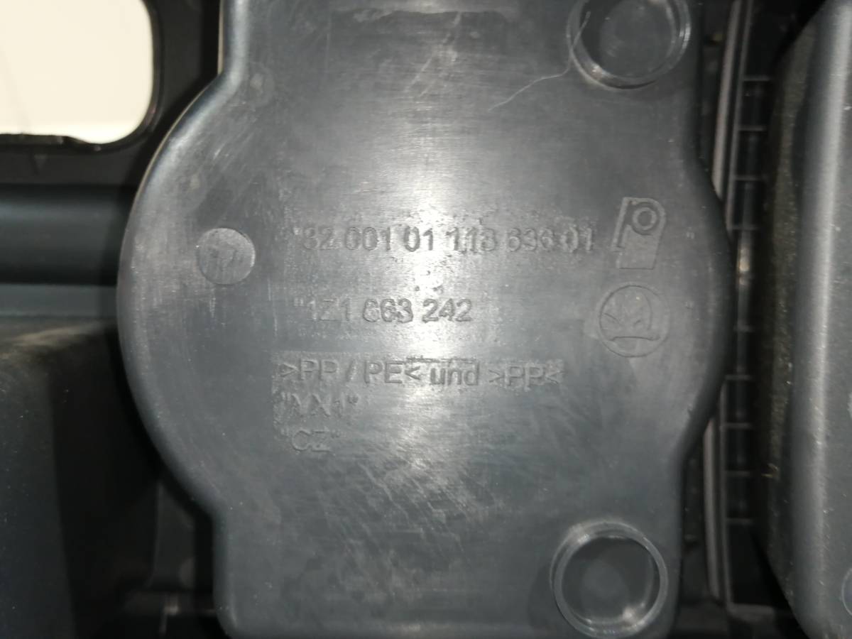 Консоль центральная Skoda Octavia (A5 1Z-) 2004-2013