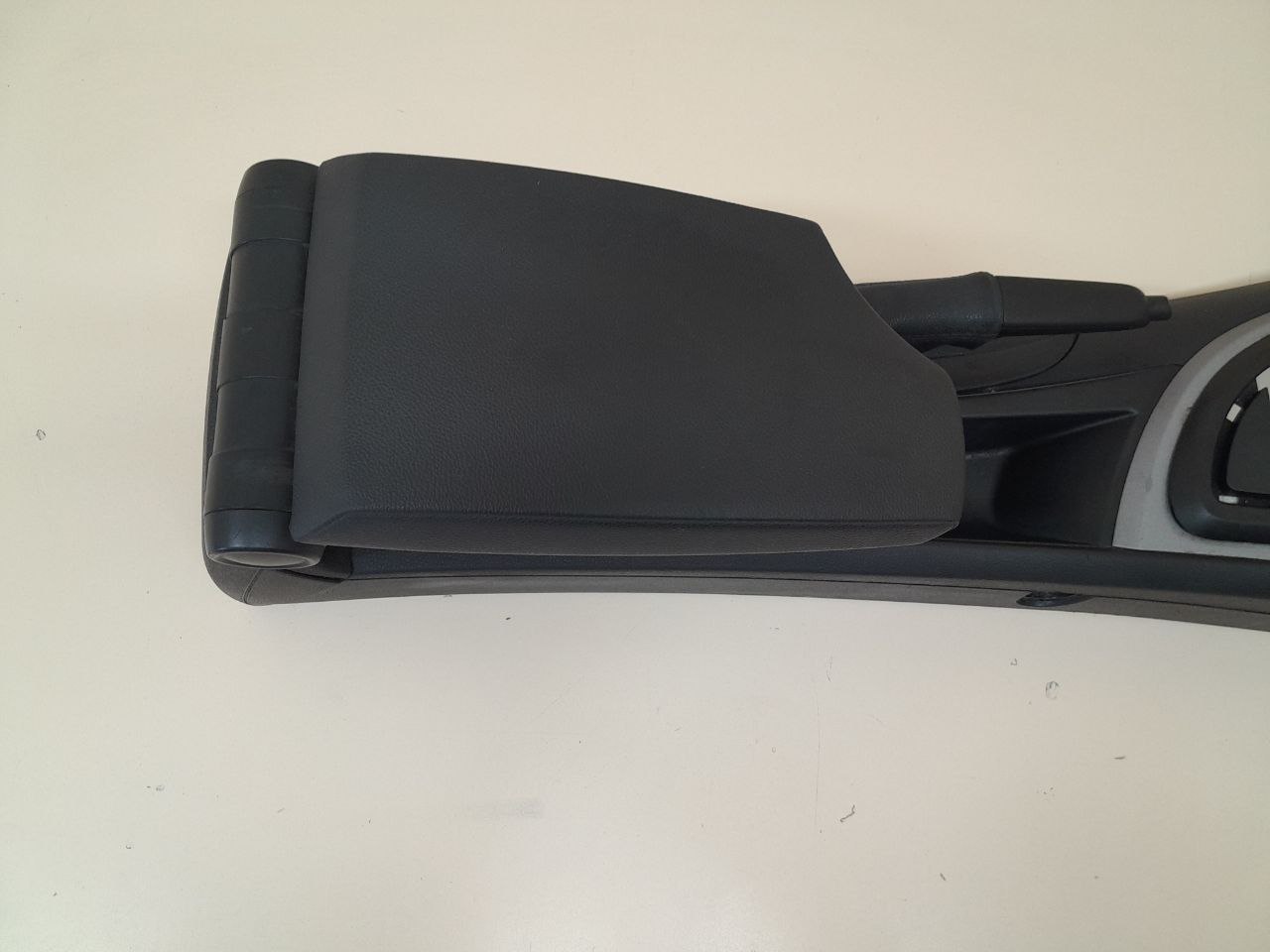 Консоль центральная BMW 1-series E87/E81 2004-2011
