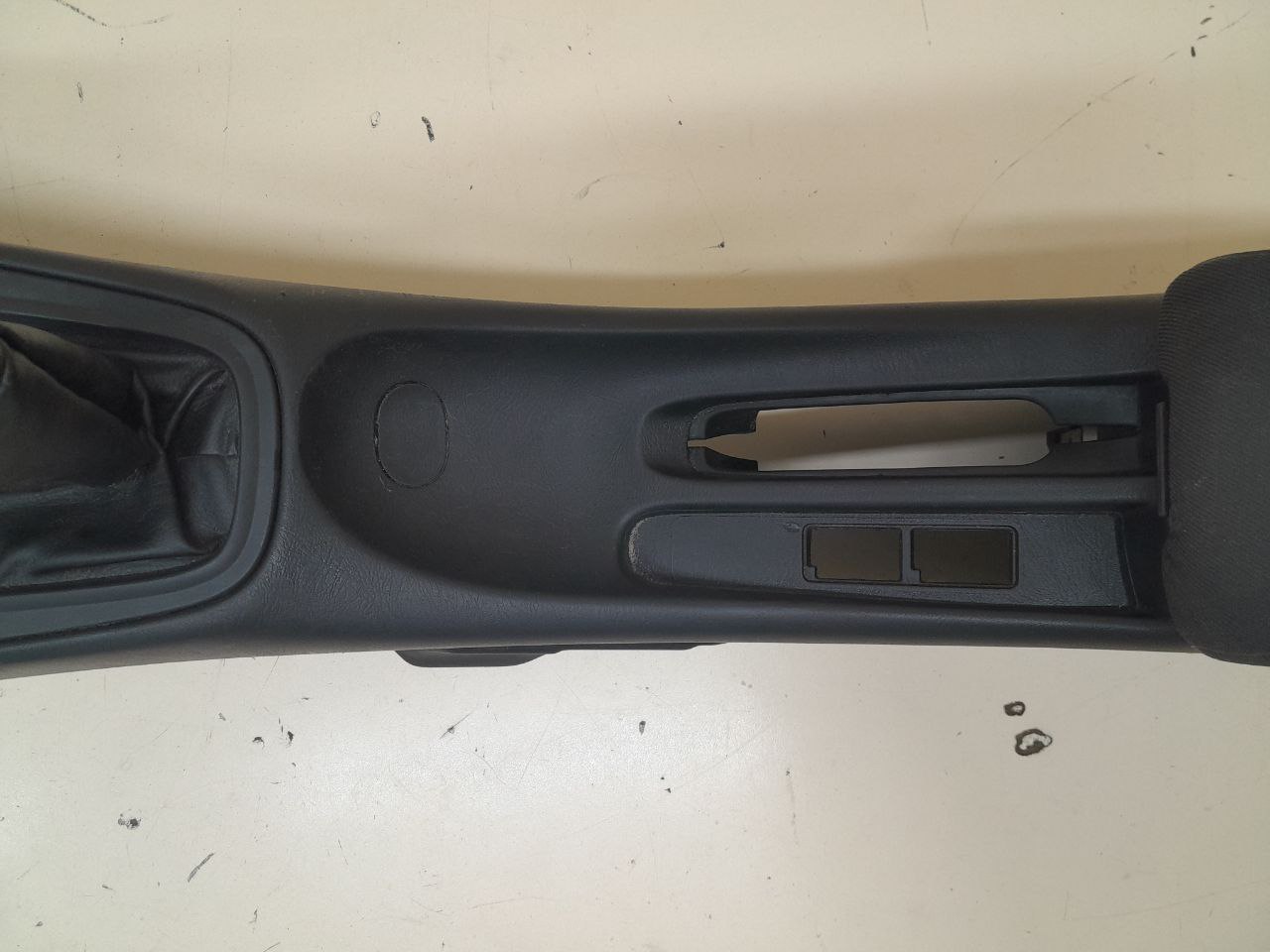 Консоль центральная Nissan Almera (N16) 2000-2006 Консоль центральная Nissan Almera (N16) 2000-2006