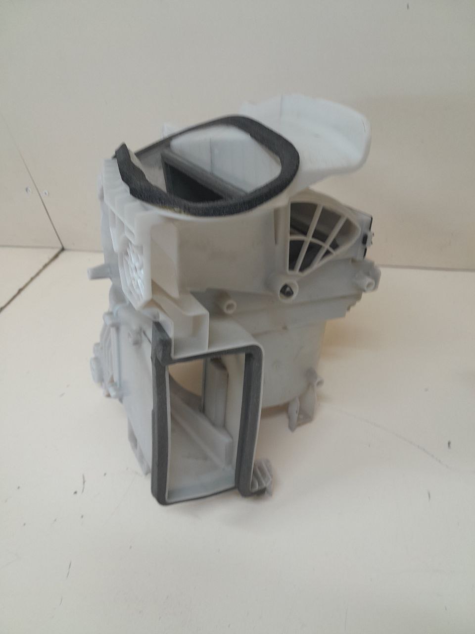 Корпус отопителя Mazda Mazda 3 (BM) 2013-2016 Корпус отопителя Mazda Mazda 3 (BM) 2013-2016