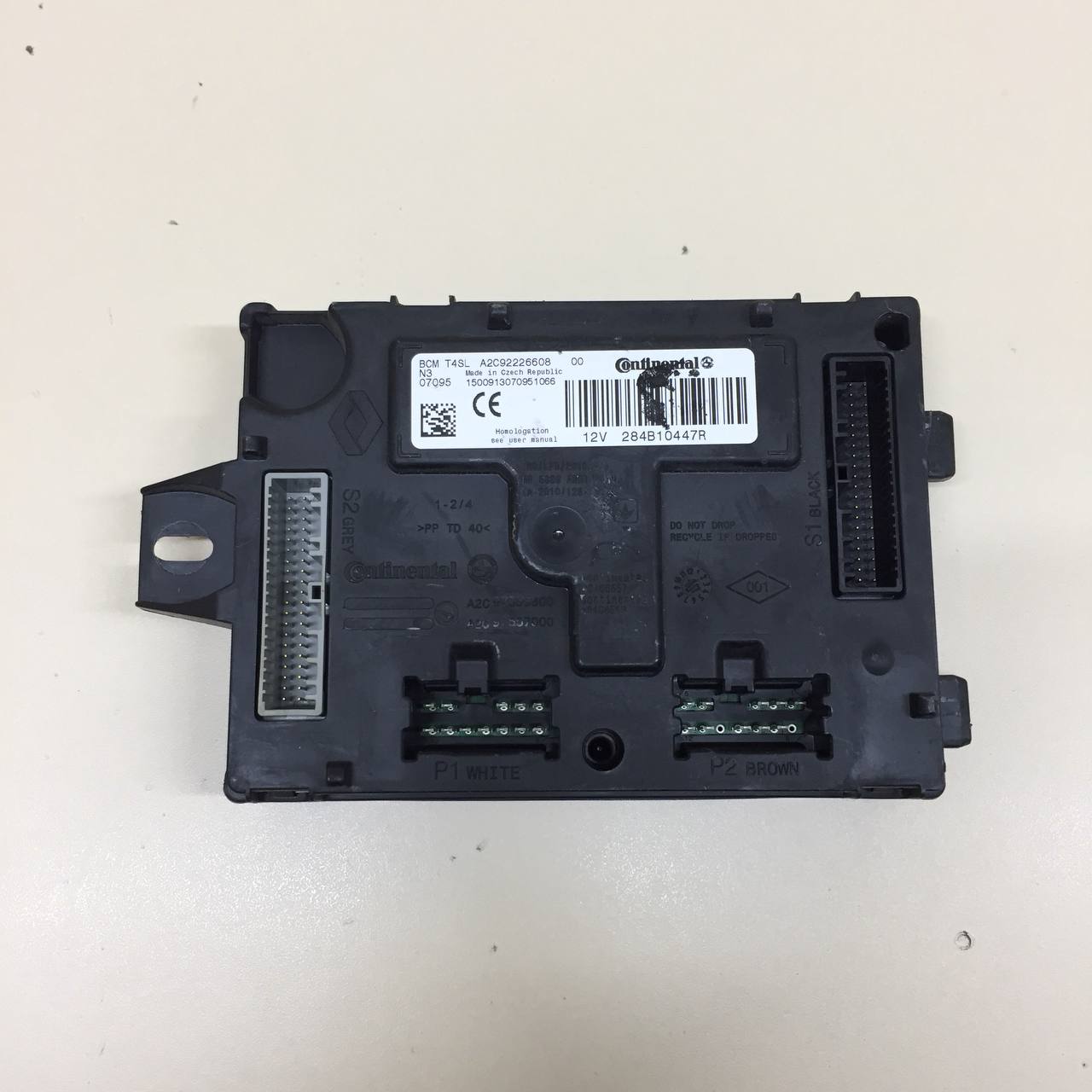 Блок комфорта Renault Duster (HSA, HSM) 2012> Блок комфорта Renault Duster (HSA, HSM) 2012>