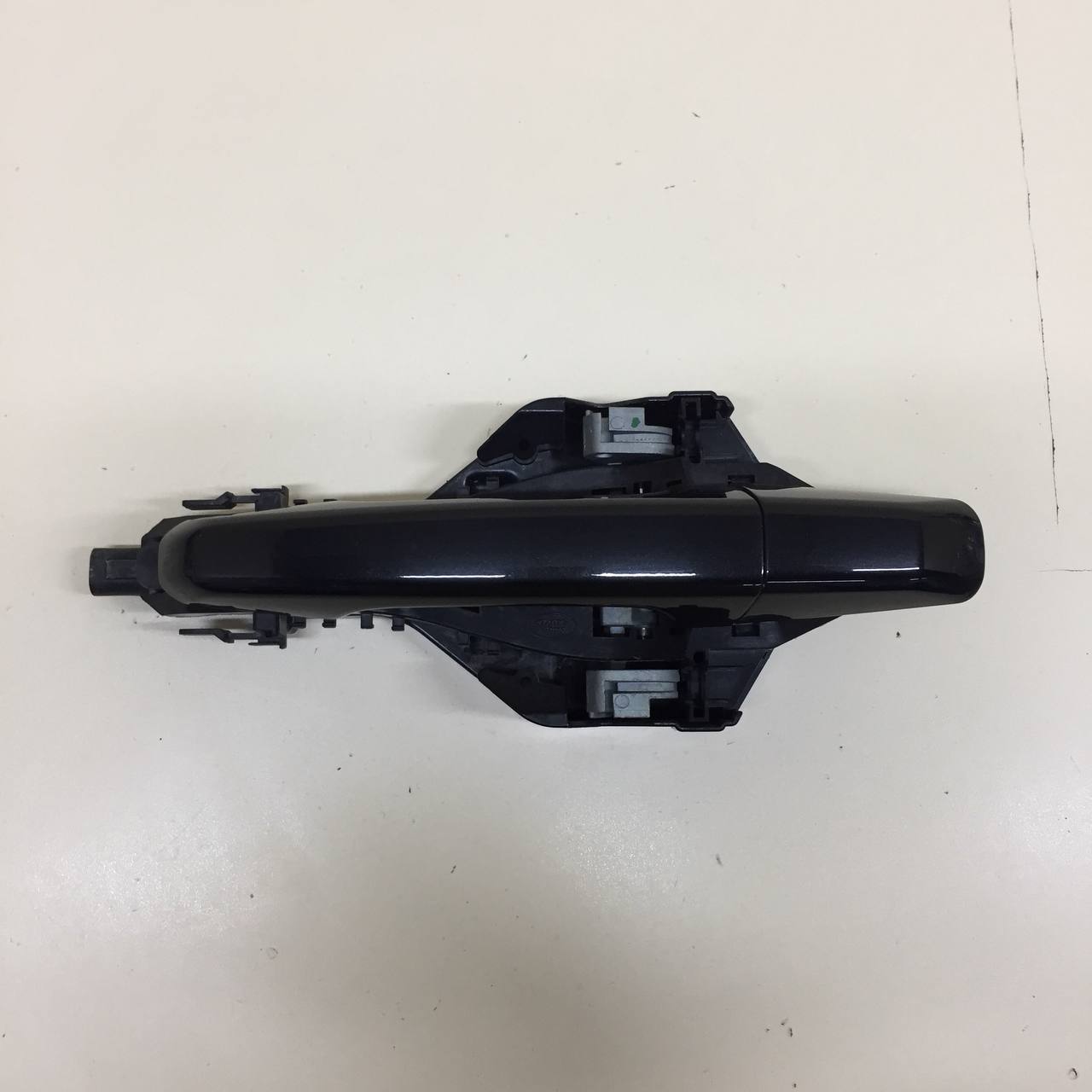 Ручка двери задней наружная левая Jaguar XE (760) 2014-2021 Ручка двери задней наружная левая Jaguar XE (760) 2014-2021