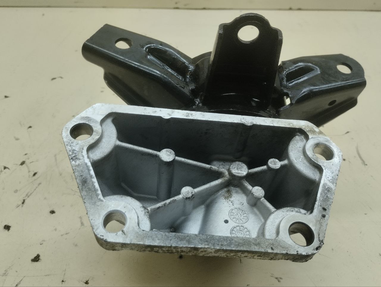 Опора КПП левая Hyundai Santa Fe (TM) 2018-2022