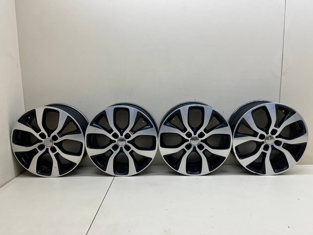 Диски к-кт R17 Литые