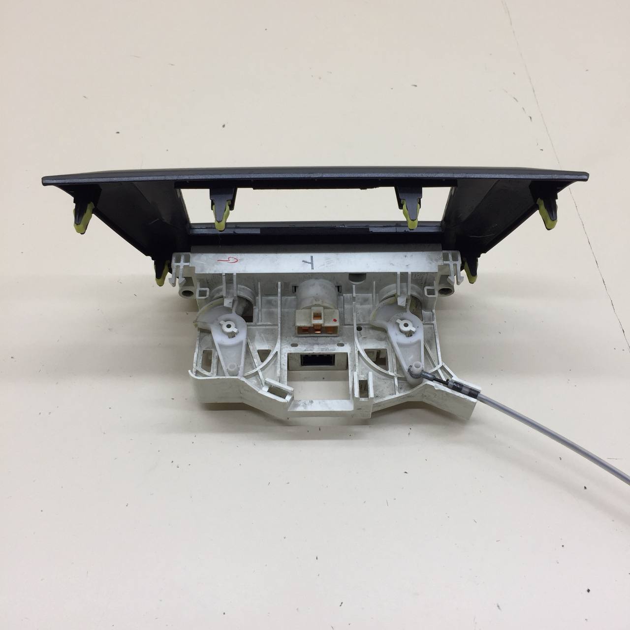 Блок управления отопителем Mitsubishi Lancer 9 (CS/Classic) 2000-2011 Блок управления отопителем Mitsubishi Lancer 9 (CS/Classic) 2000-2011