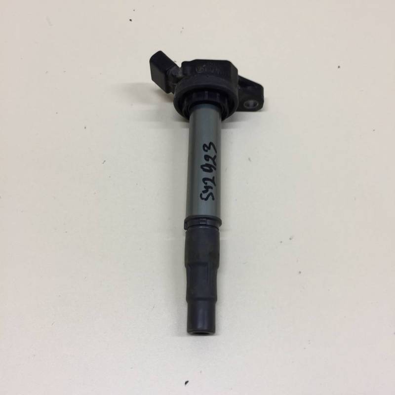 Катушка зажигания Toyota Corolla E180 2013-2019 Катушка зажигания Toyota Corolla E180 2013-2019