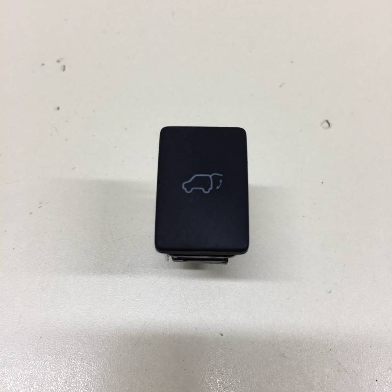 Кнопка открывания багажника Toyota Rav 4 (XA40) 2013-2019 Кнопка открывания багажника Toyota Rav 4 (XA40) 2013-2019