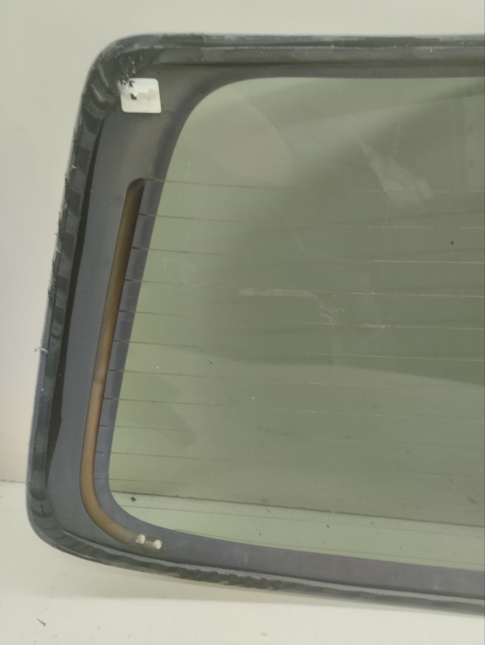 Стекло заднее Toyota Corolla Spacio (E110) 1997-2001