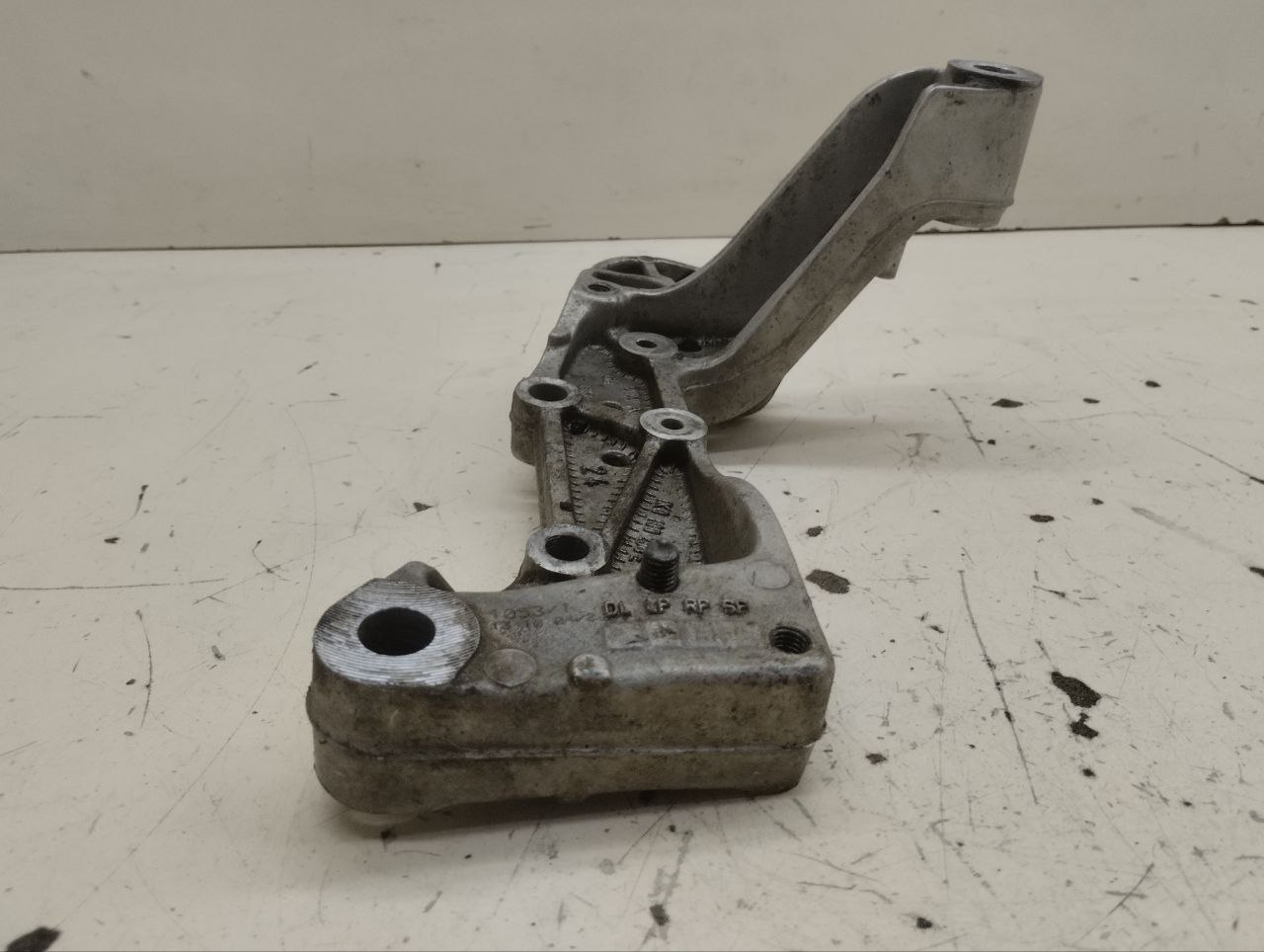 Кронштейн переднего рычага Skoda Octavia (A5 1Z-) 2004-2013