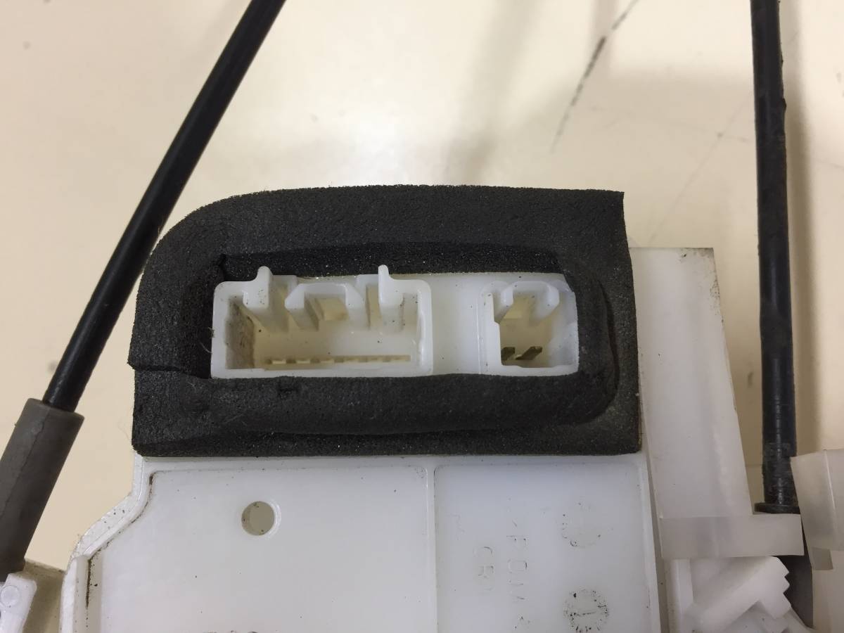 Замок двери передней правой Subaru Impreza (G12) 2007-2012