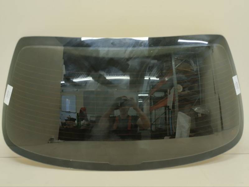 Стекло заднее Kia Spectra (SD) 2004-2011