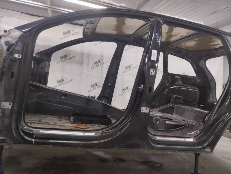 Порог со стойкой левый Audi Q7 (4L) 2005-2015