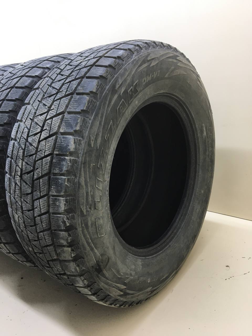 Шины к-кт R17 Всесезонные Bridgestone Blizzak DM-VI