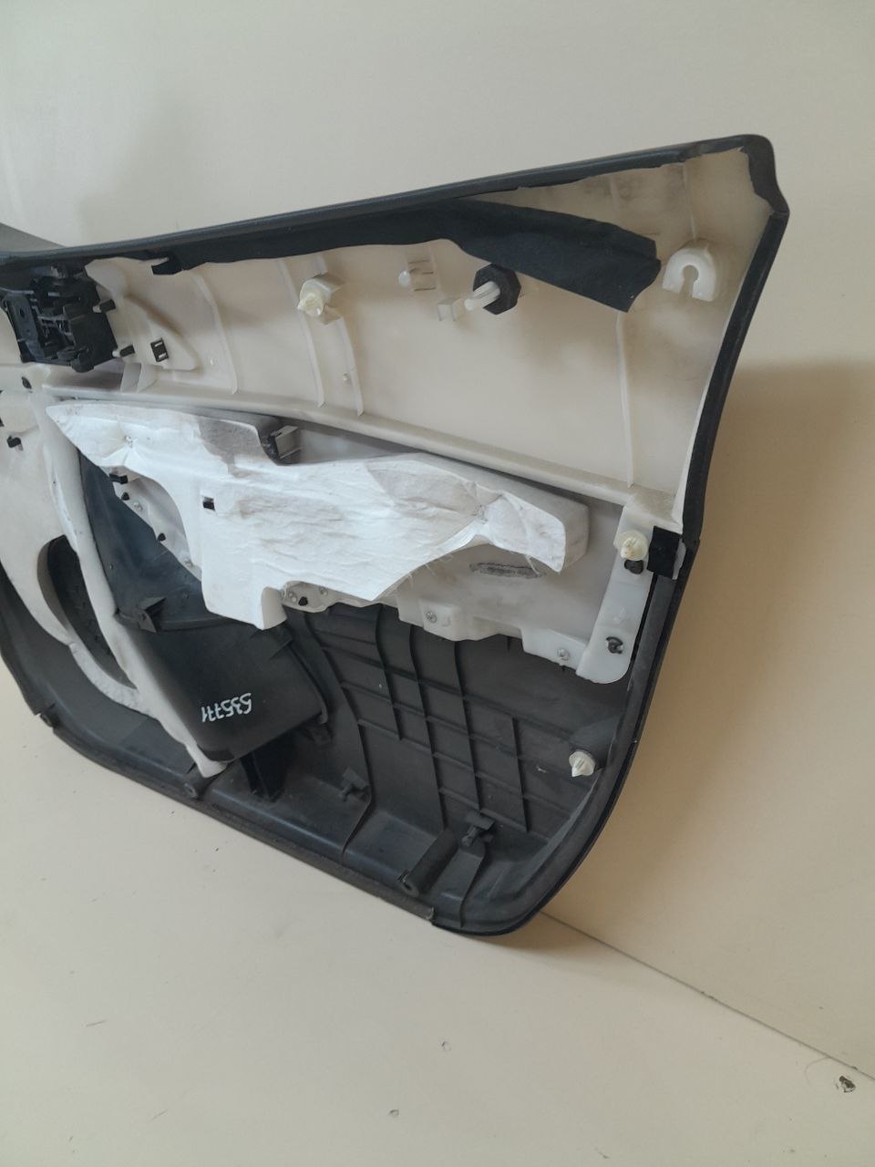 Обшивка двери передней левой Mazda Mazda 3 (BM) 2013-2016