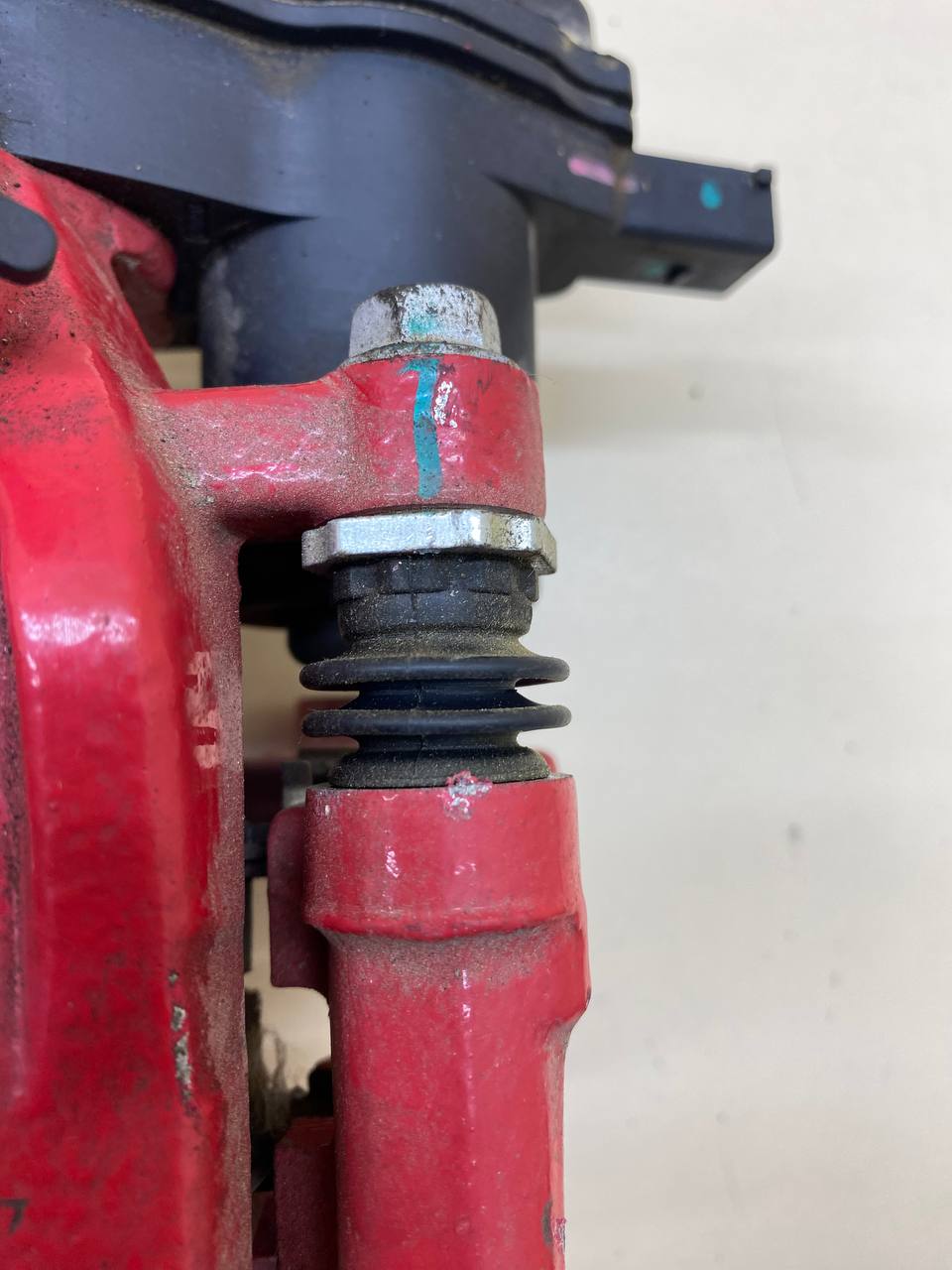 Суппорт задний левый Chery Tiggo 4 Pro 2021>