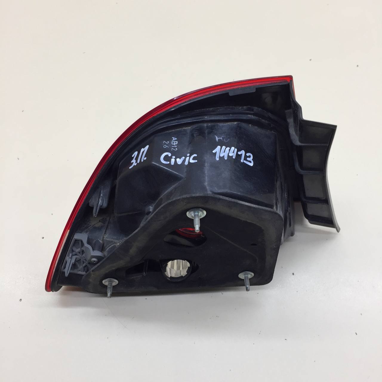 Фонарь задний наружный правый Honda Civic 4D 2006-2012