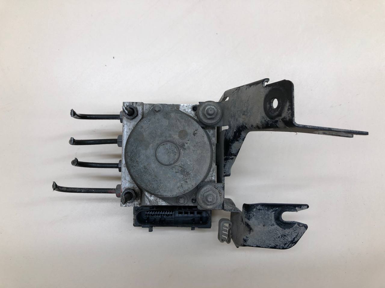 Блок ABS (насос) Nissan Almera 3 (G11, G15) 2012>