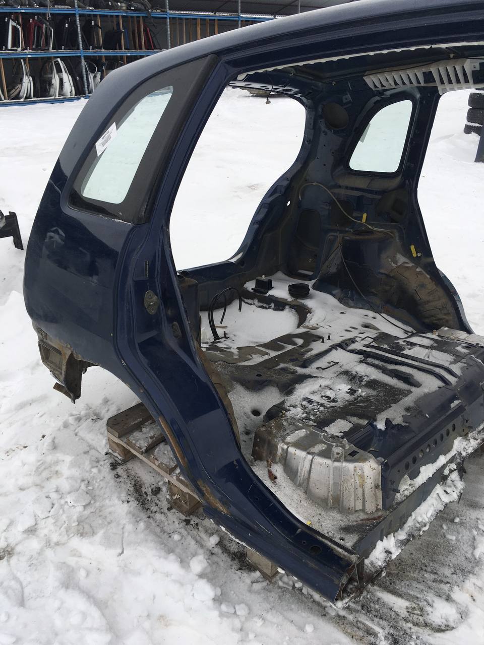 Крыло заднее правое Suzuki Liana 2001-2007 Крыло заднее правое Suzuki Liana 2001-2007