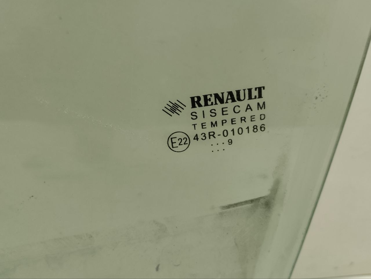 Стекло двери передней левой Renault Logan (2) 2014> Стекло двери передней левой Renault Logan (2) 2014>