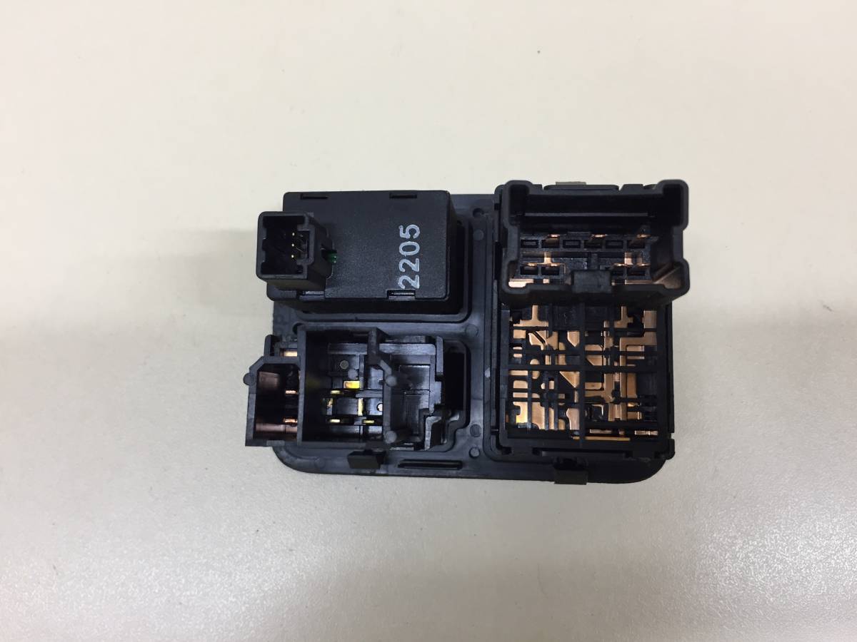 Блок кнопок Nissan Almera (N16) 2000-2006