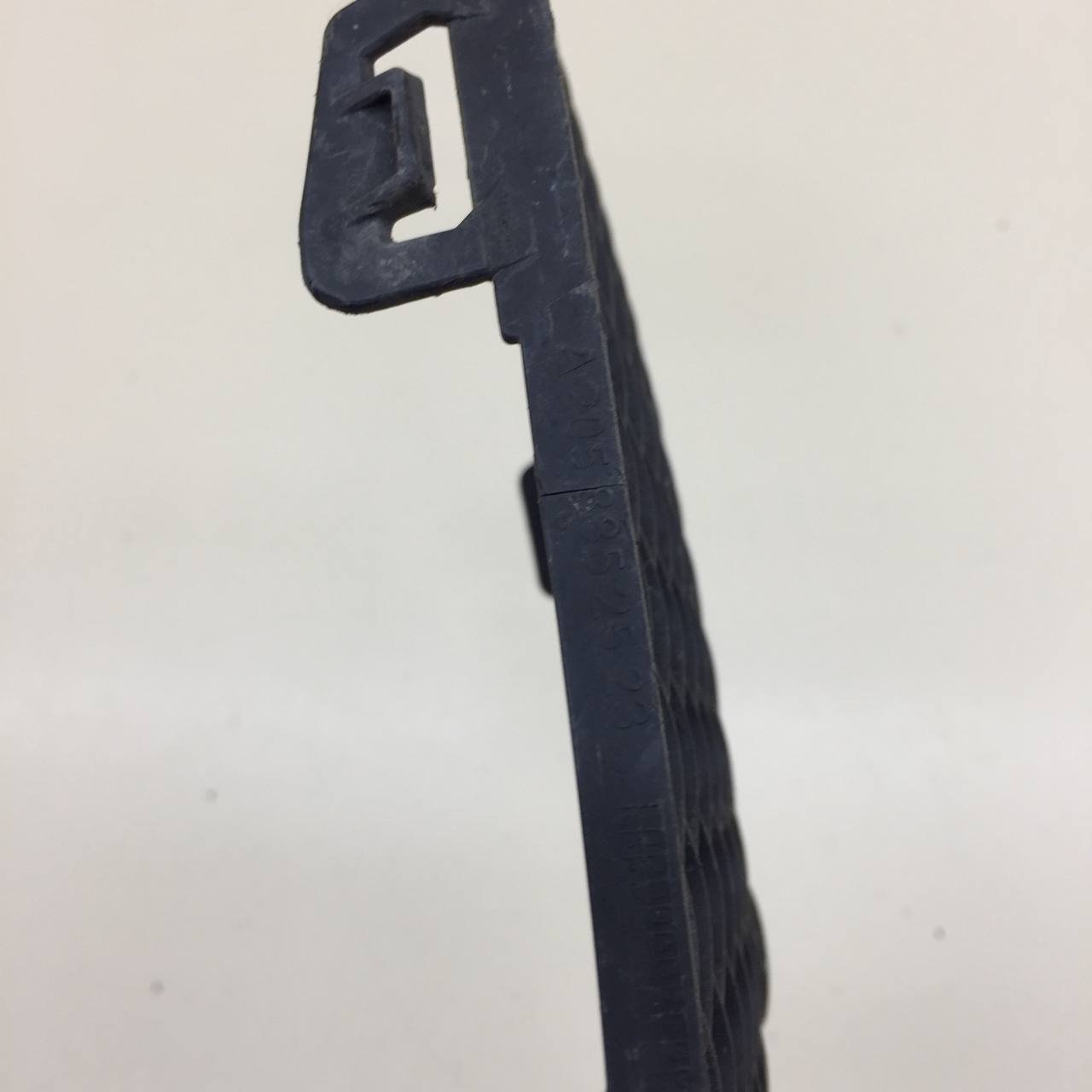 Решетка в бампер левая Mercedes-Benz C-Class (W205) 2014>