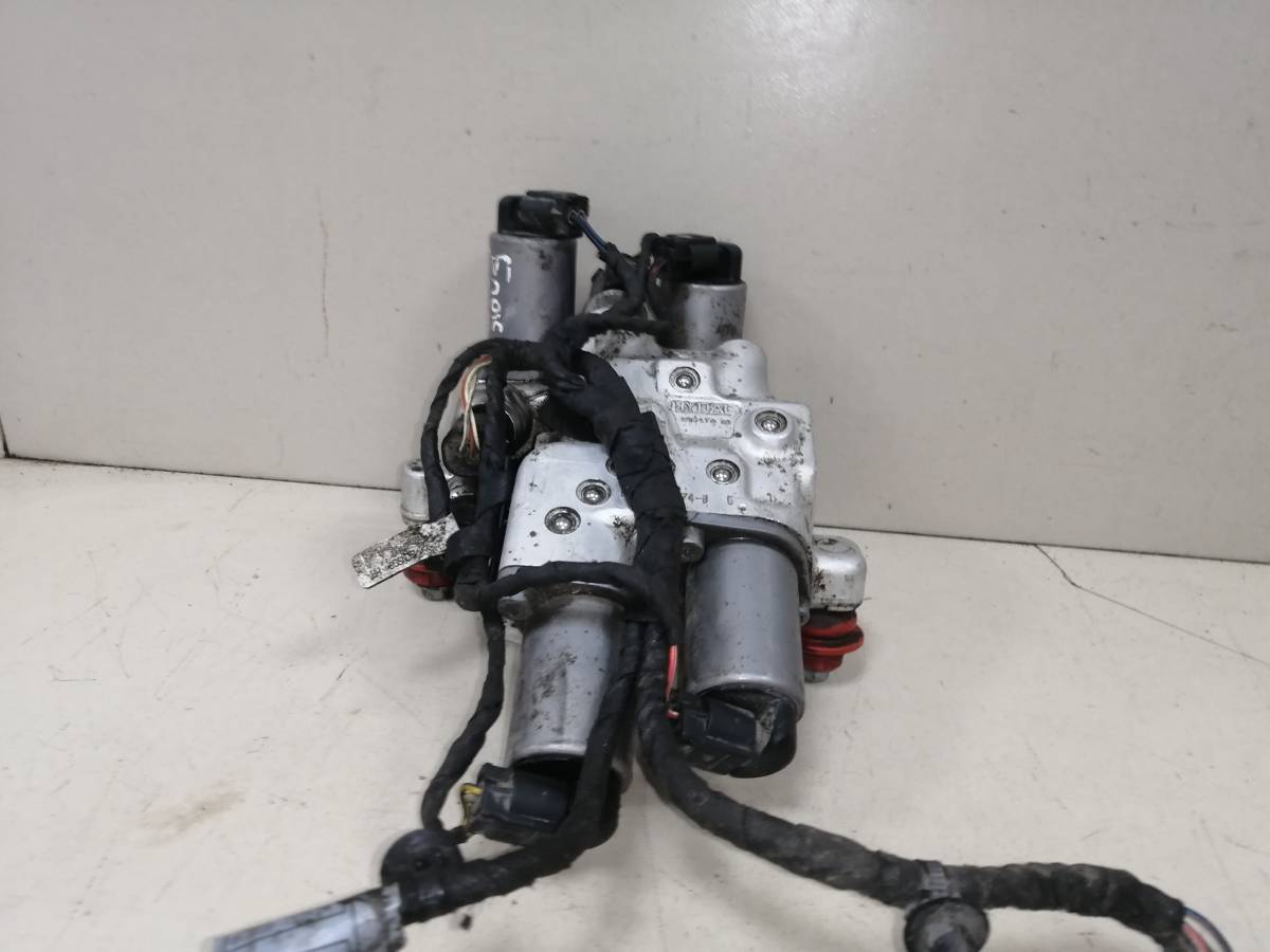 Клапан пневматический BMW 7-Series F01,F02 2008-2015 Клапан пневматический BMW 7-Series F01,F02 2008-2015