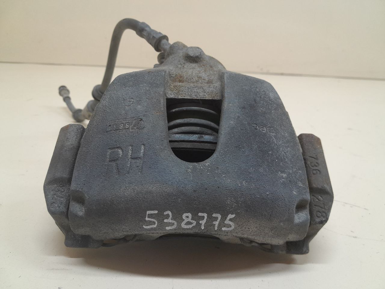 Суппорт передний правый Ford Focus 2 (DB) 2008-2011