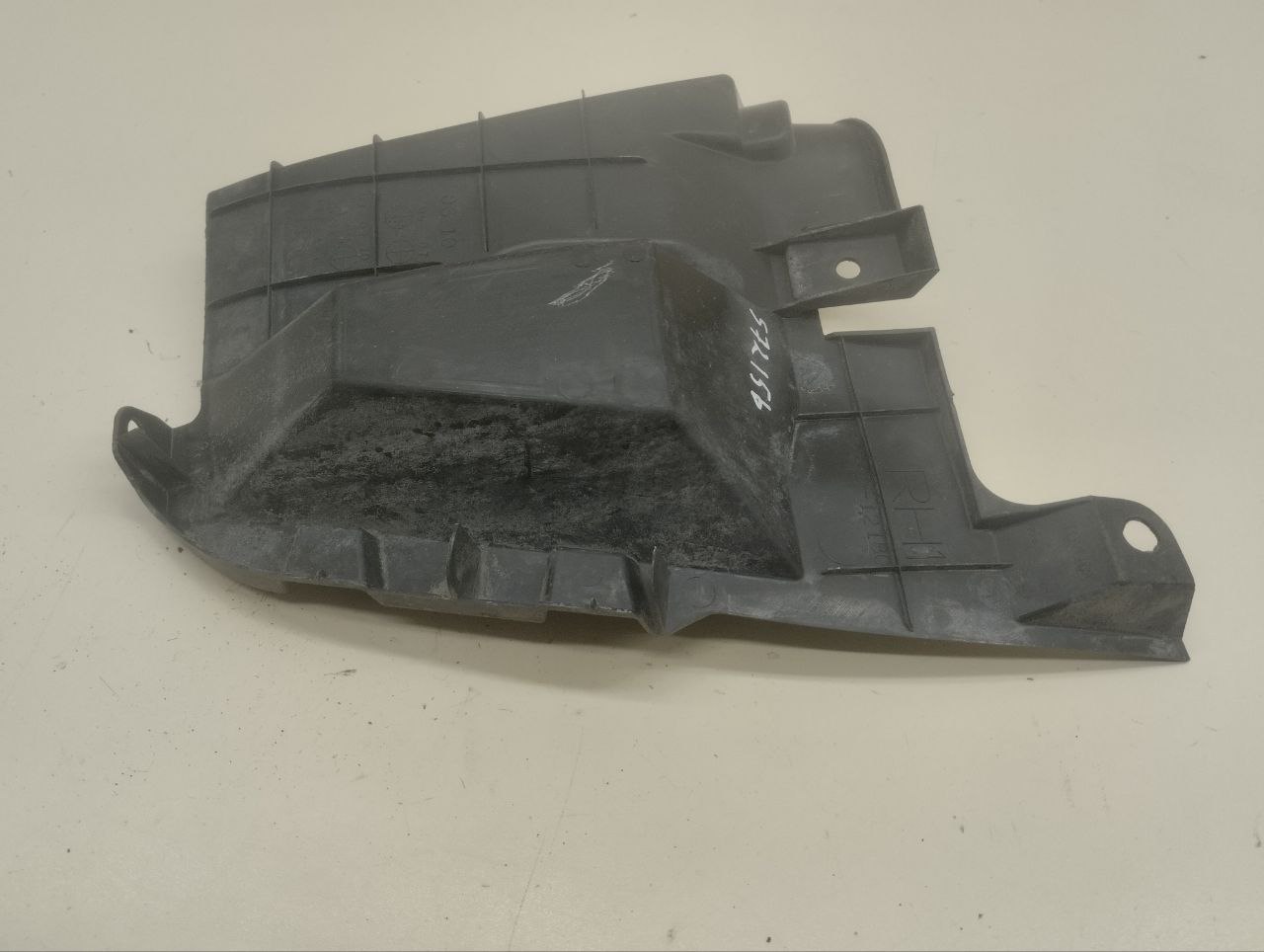 Пыльник (кузов наружные) Toyota Auris (E150) 2006-2012 Пыльник (кузов наружные) Toyota Auris (E150) 2006-2012