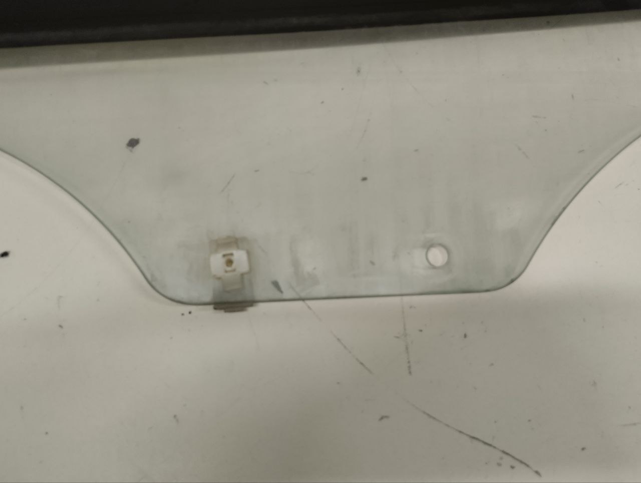 Стекло двери задней левой Hyundai Solaris (RB) 2010-2017