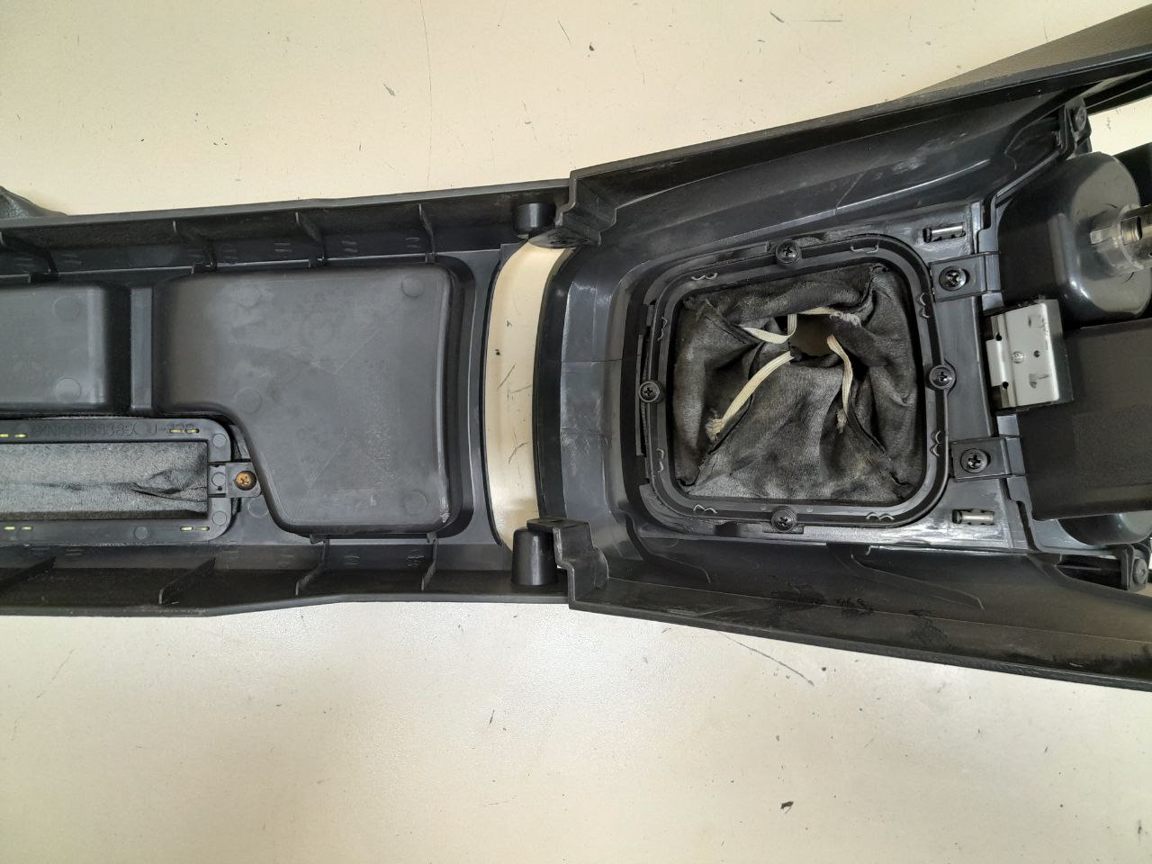 Консоль центральная Daewoo Nexia (N150) 2008-2016 Консоль центральная Daewoo Nexia (N150) 2008-2016
