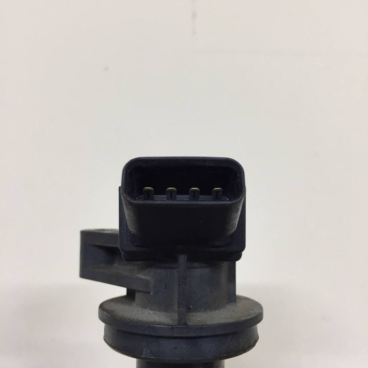 Катушка зажигания Toyota Corolla E120 2001-2007 Катушка зажигания Toyota Corolla E120 2001-2007