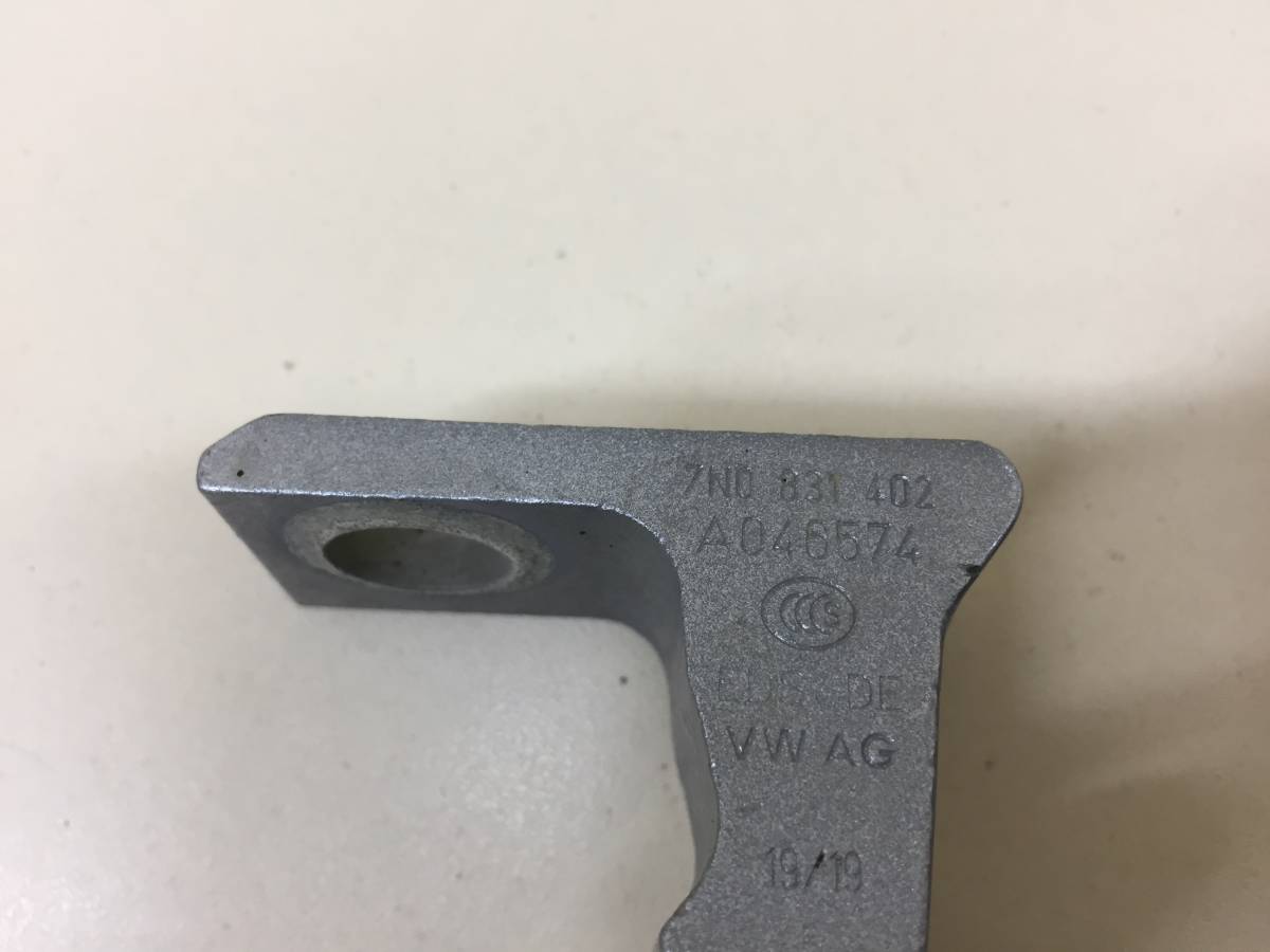Петля двери Volkswagen Polo (MK5) 2011-2020