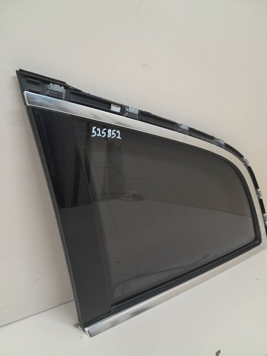 Стекло кузовное глухое левое Audi Q7 (4L) 2005-2015