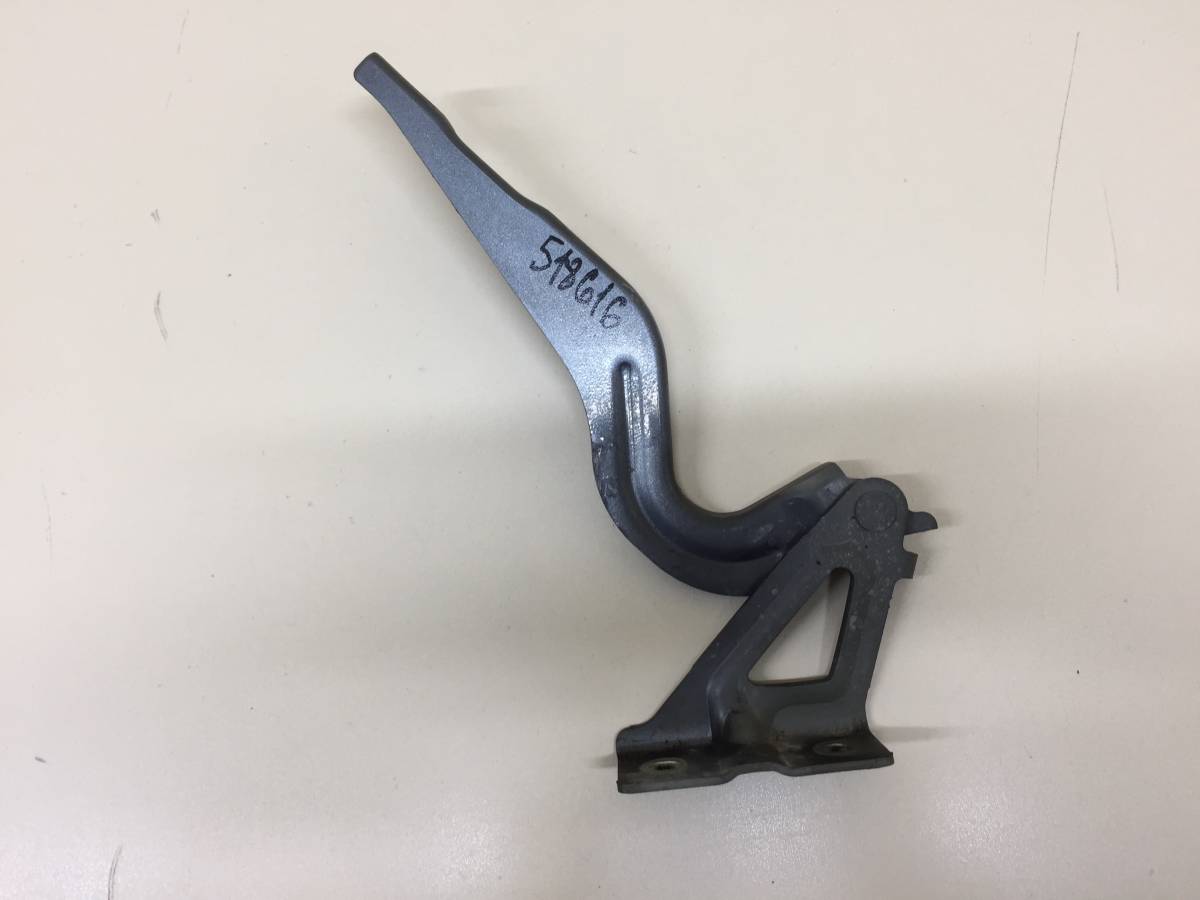 Петля капота левая Chevrolet Cobalt (T250) 2011-2015
