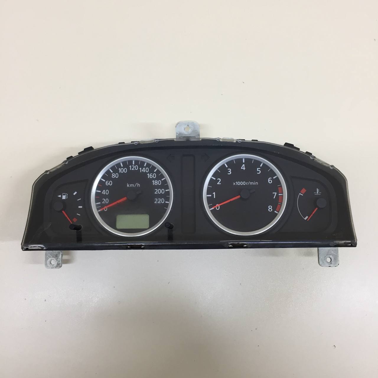 Панель приборов Nissan Almera (N16) 2000-2006 Панель приборов Nissan Almera (N16) 2000-2006