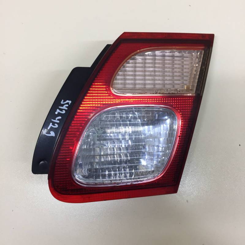 Фонарь задний внутренний правый Nissan Almera (N16) 2000-2006